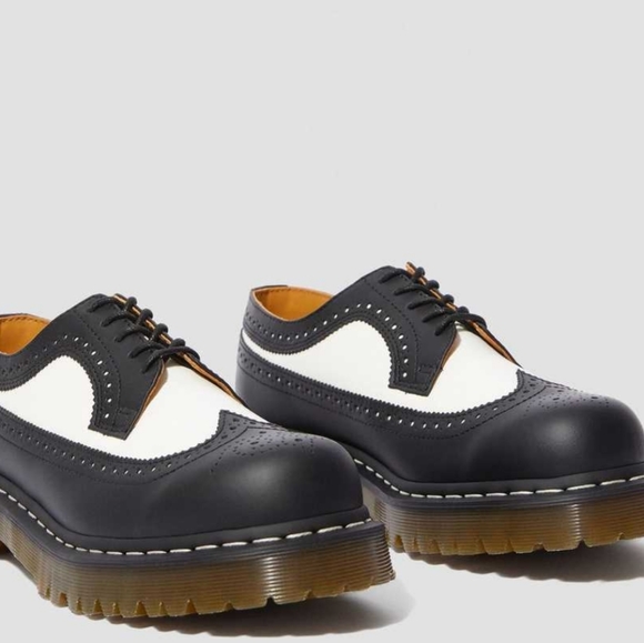 Dr. Martens Other - Dr. Martens Bex Smooth leather Brogue shoes sz 7